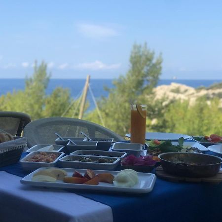 Rocas Roja Beach Hotel Faralya Kültér fotó