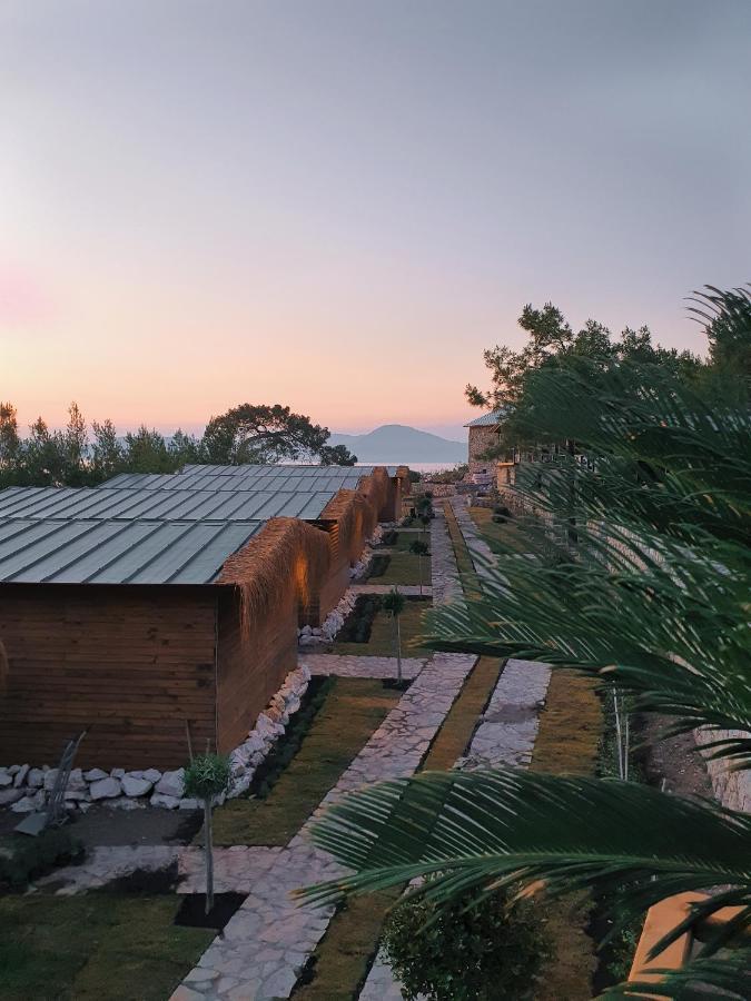 Rocas Roja Beach Hotel Faralya Kültér fotó