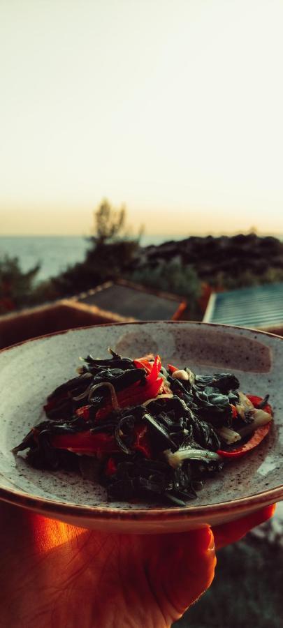 Rocas Roja Beach Hotel Faralya Kültér fotó